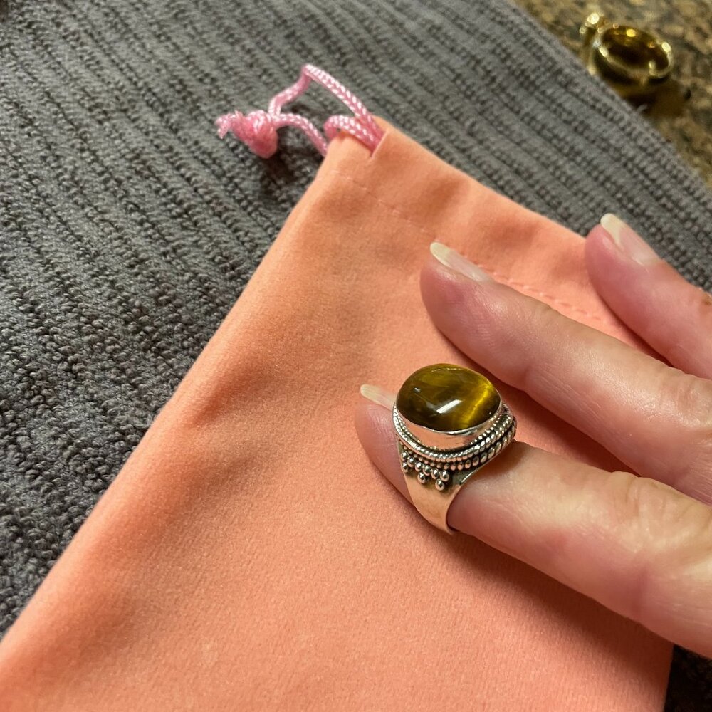 Beautiful Tiger's Eye Stone and Sterling Silver Ring Sz 6